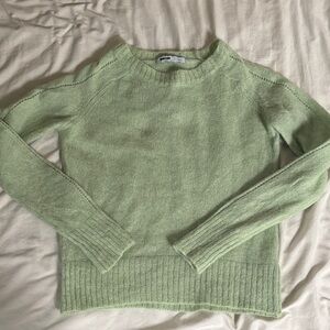 Pacas baby alpaca blend Pastel Green Crewneck Sweater